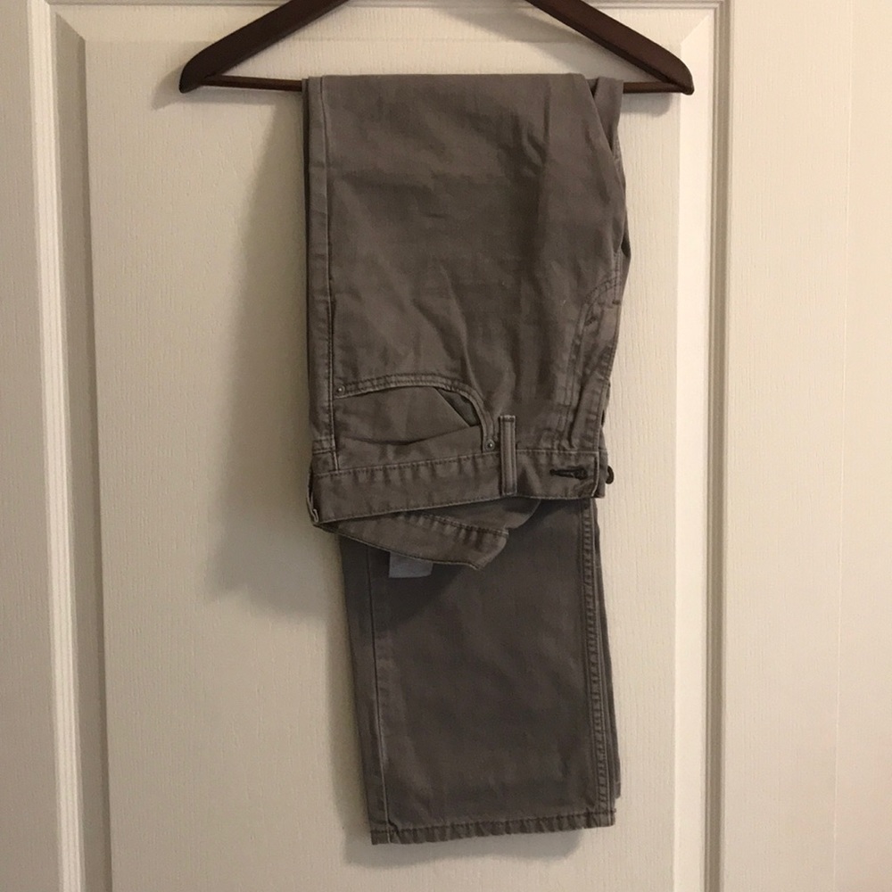 Light gray Levi’s